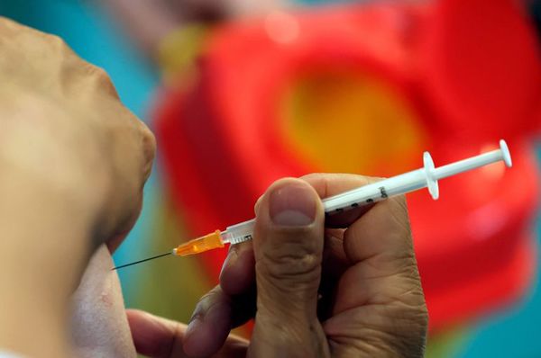 Autoridades sanitarias recomiendan vacunar de los 12 a 15 años en Reino Unido - Mundo - ABC Color