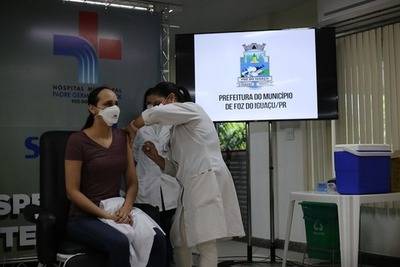 En un mes Foz de Yguazú espera llegar al 70% de la población con segunda dosis - La Clave