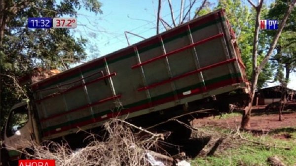 Trágico accidente: Bebé de 8 meses muere arrollado por un camión | Noticias Paraguay