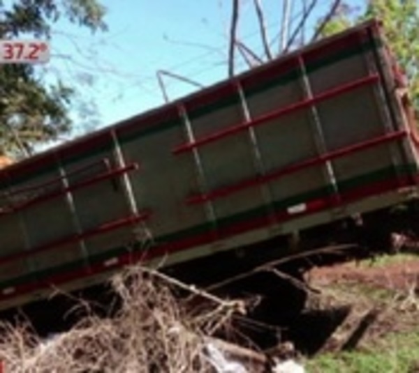 Bebé de 8 meses muere arrollado por un camión - Paraguay.com