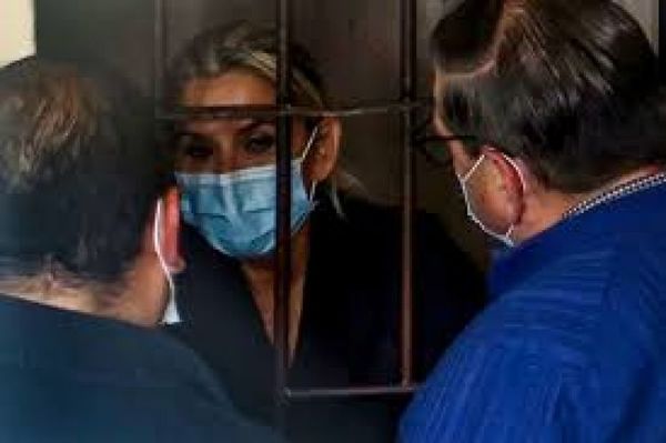 La familia de Áñez pide el cierre de su proceso absurdo al cumplir seis meses en cárcel