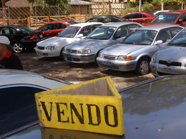 Policía registra aumento considerable de robos de autos 'vía Chile'