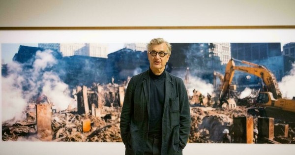 La Nación / Wim Wenders expone sus fotografías apocalípticas del 11-S