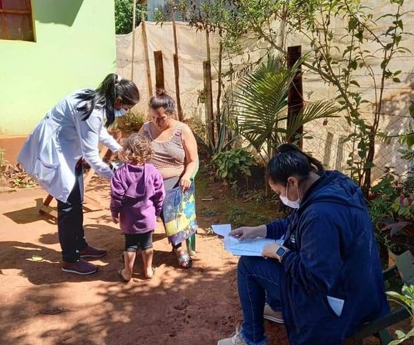 Realizan visitas domiciliarias y vacunación en Mallorquin