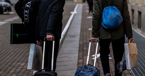 La Nación / Exigen “Green Pass” a padres y acompañantes