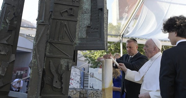 La Nación / El Papa, de visita en Eslovaquia