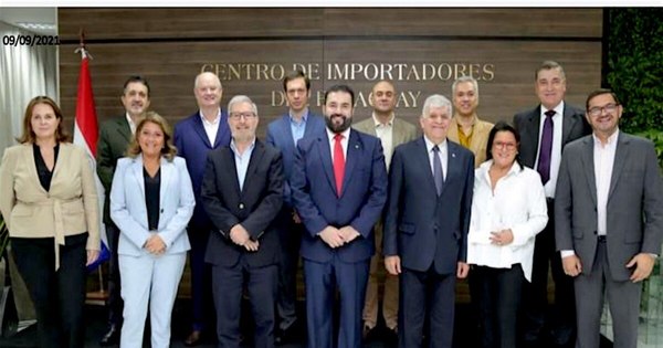 La Nación / Firma alianza intergremial de importadores