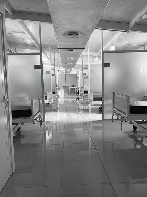 Festejan ausencia de pacientes en bloque covid-19 del Hospital Nacional - Nacionales - ABC Color
