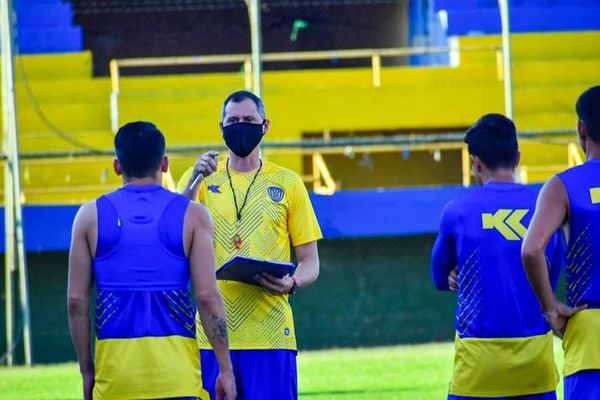 Luqueño: Maciel interina y la dirigencia “deshoja margaritas” - Fútbol - ABC Color