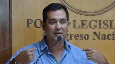 Senador saca a luz más trapos sucios