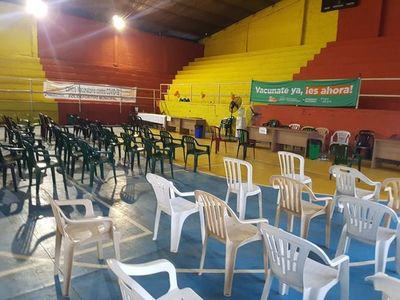 Vacunatorio vacío en Fernando: llaman a jóvenes de 19 años a inmunizarse contra el COVID-19 - Nacionales - ABC Color