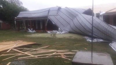 ESCUELA QUEDÓ DESTRUIDA EN EL DISTRITO DE ALTO VERÁ