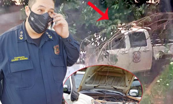 Móvil policial hace un año está tirado bajo un árbol, pero “sigue cargando combustible” – Diario TNPRESS