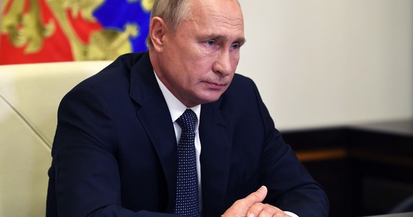 La Nación / Presidente de Rusia se aísla tras casos de COVID-19 en su entorno