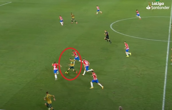 Impresionante gol "maradoniano" en LaLiga
