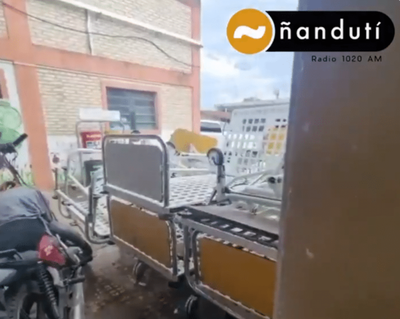 Camas del Hospital de Barrio Obrero están a la intemperie | Ñanduti