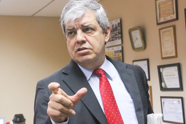 Enrique Riera cree que 'hasta el 10 de octubre no pasará nada' en caso Aduanas