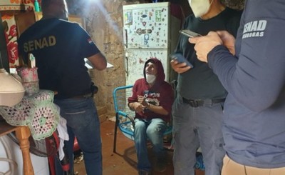 “Veló” detenido por comercializar drogas en medio de sus yuyos