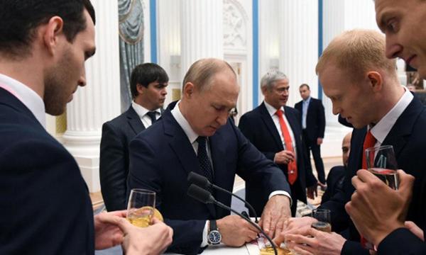 Putin se pone en cuarentena por haber estado expuesto a casos de covid en su entorno – Prensa 5