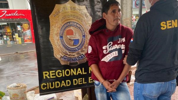 Detienen a yuyero por vender otro tipo de "hierbas" a clientes