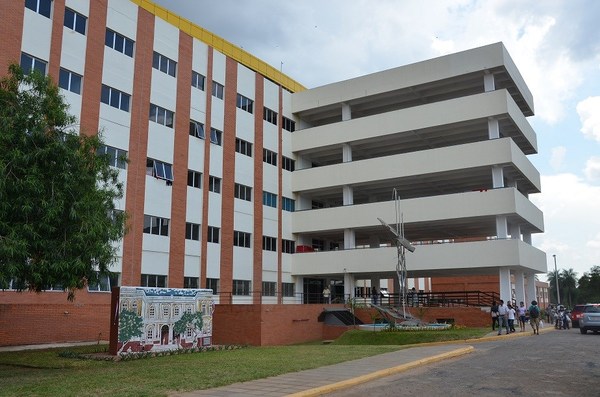Pacientes polivalentes saturan camas de urgencia en Clínicas - Megacadena — Últimas Noticias de Paraguay