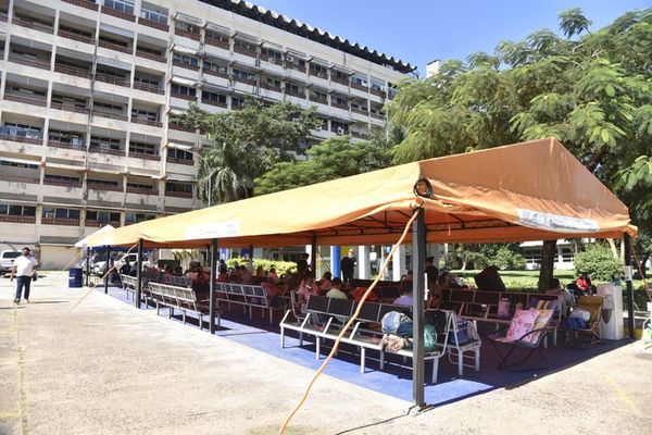 Retirarán carpa de la explanada del Hospital Central del IPS - Nacionales - ABC Color