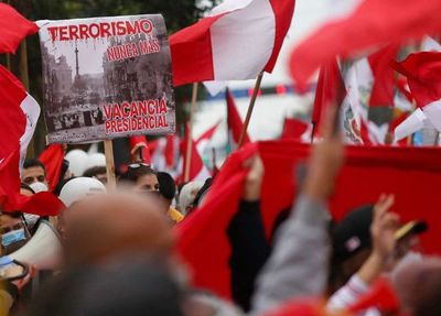 Familia reclama justicia para muertos en protestas por crisis en Perú - Mundo - ABC Color