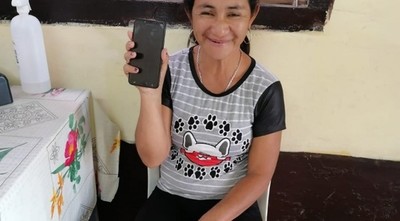 Tras enfrentarse a delincuentes, mujer recupera su teléfono celular en Concepción