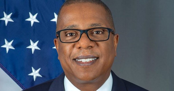 La Nación / Brian Nichols, nuevo jefe de la diplomacia de EEUU para Latinoamérica