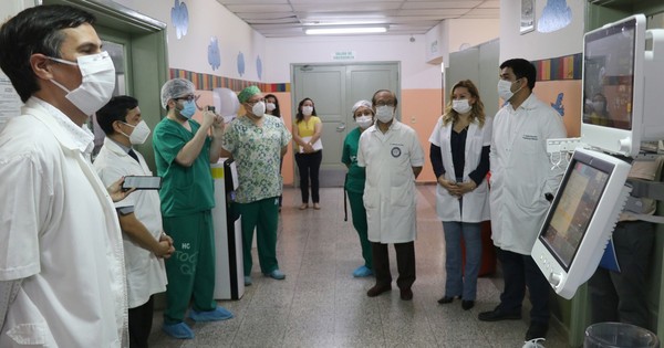 La Nación / Clínicas recibió una estación de anestesia para cirugía de niños con fisura labio alvéolo palatina