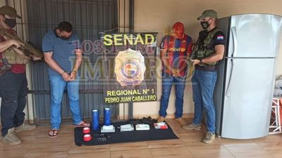 Detienen a dos hombres con 4 kilos de cocaína