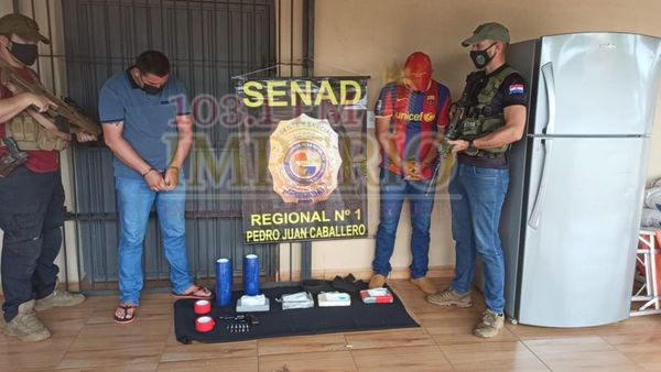 Detienen a dos hombres con 4 kilos de cocaína