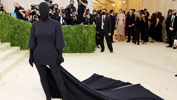Los mejores memes del atuendo de Kim Kardashian en la MET Gala
