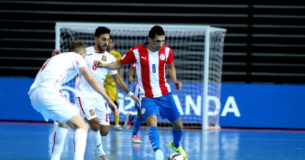 La Nación / Paraguay cae de entrada