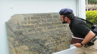 Piden que la Vicepresidencia retire  placa de Stroessner
