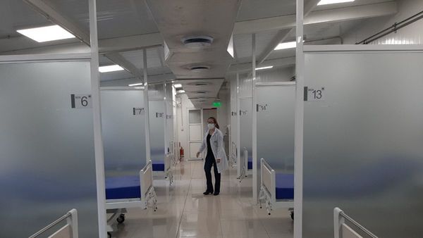 A 18 meses de la pandemia bajan casos y hay pabellones vacíos