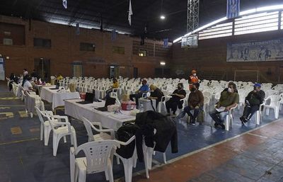 Anticovid: Unas 465.000 personas mayores de 50 años no se registraron aún para vacunarse - Nacionales - ABC Color