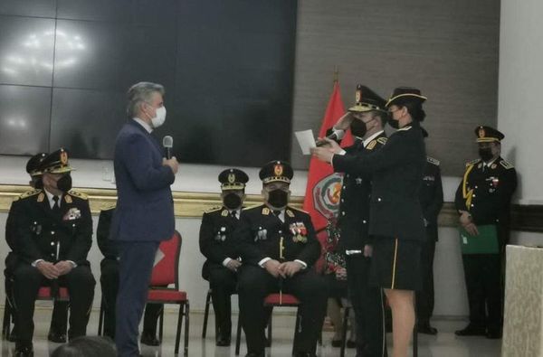 Comandante cambia a su director de Asuntos Internos por caso de tragada - Nacionales - ABC Color