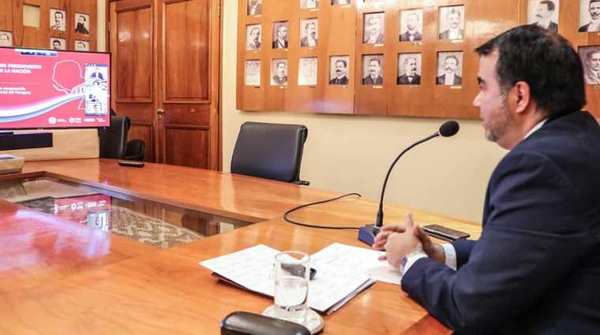 Ministro de Hacienda expuso el PGN 2022 ante jóvenes líderes universitarios