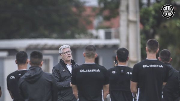 Álvaro Gutiérrez debuta como entrenador de Olimpia