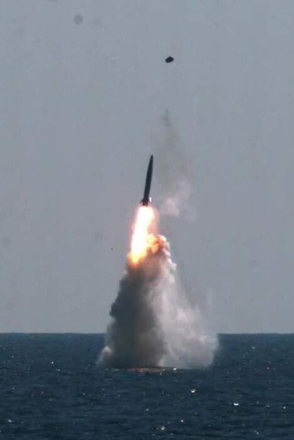 Pionyang dispara dos misiles y Seúl responde lanzando otro desde un submarino - Mundo - ABC Color