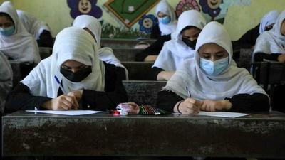 Afganas podrán estudiar separadas de los hombres - El Independiente