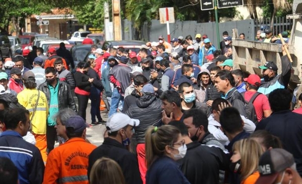 Diario HOY | Funcionarios municipales exigen ampliación presupuestaria para reajustar sus beneficios