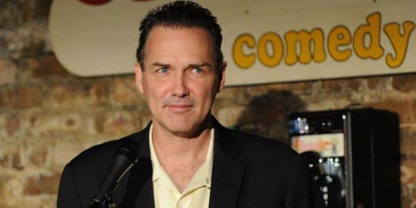 Muere Norm MacDonald, cómico de Saturday Night Live y guionista de Roseanne