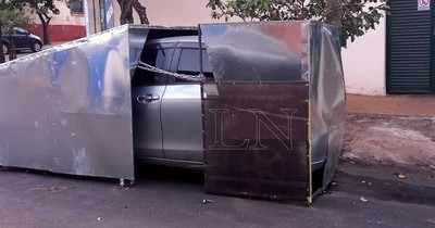 La Nación / Ayudarán a completar “jaula” de su vehículo para que ya no le roben
