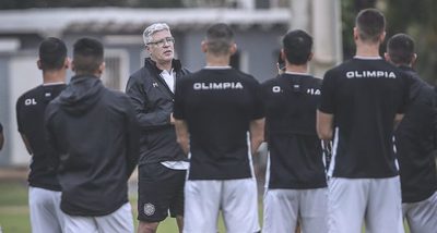 Álvaro Gutiérrez debuta como entrenador de Olimpia