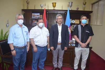 Gobernación entregó aporte económico a la Pastoral Social de la Diócesis del Guairá y Caazapá - Noticiero Paraguay