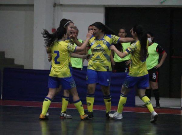 Futsal FIFA femenino: Colonial lidera con puntaje perfecto  - Fútbol - ABC Color