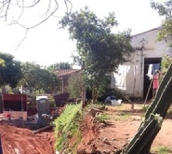 Denuncian a candidato a concejal por la destrucción de una casa - Paraguay.com