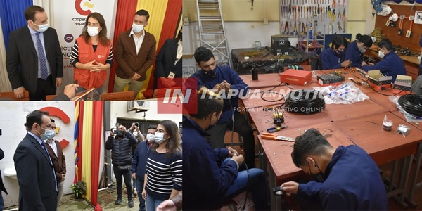 INTENDENTE ACOMPAÑÓ LA VISITA DE EMBAJADORA ESPAÑOLA A LA ESCUELA TALLER DE ENCARNACIÓN.